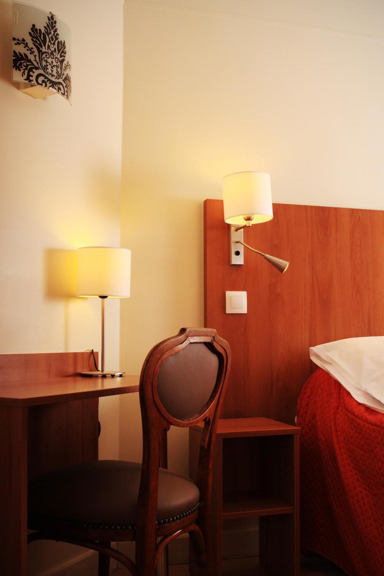 Chambre Double (Douche et Toilettes Communes au Même Étage)